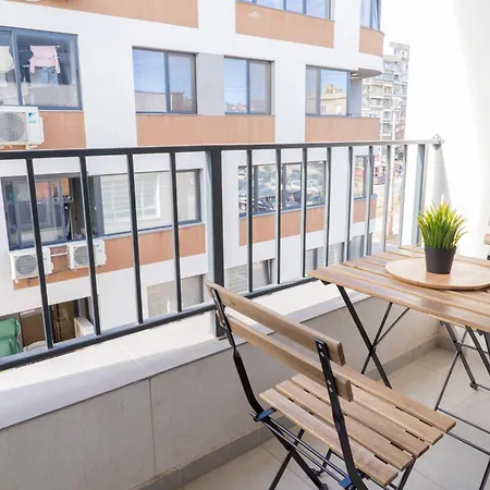 New Modern & Cozy With Free Parking *