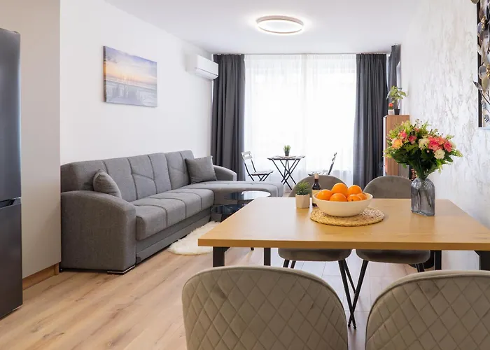 New Modern & Cozy With Free Parking